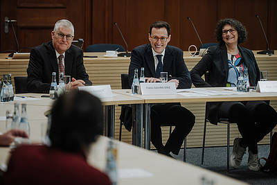 Ben Ferencz Workshop – Prof. John Q. Barrett, Dr Pablo Gavíra, Anja Listmann (from left to right)