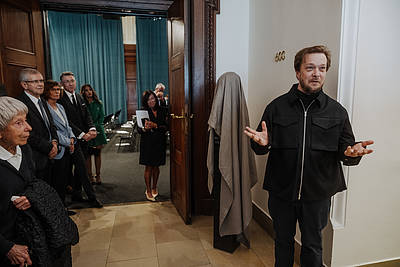 Ben Ferencz Memorial Event – Bjørn Okholm Skaarup unveiling the bust.