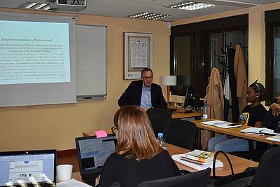 Director Klaus Rackwitz lecturing in the Master program "Dynamics of Cooperation, Conflict and Negotiation in International Relations and Diplomacy" - photo: Berg Institute