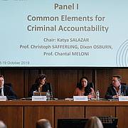 Panel I: "Common Elements for Criminal Accountability" mit Prof. Christoph Safferling, Prof. Chantal Meloni, Katya Salazar und Dixon Osburn (v.l.n.r)